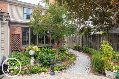 Exterior - 76 Grosse Pointe, Grosse Pointe Farms, MI 48236 photo 4 of 7