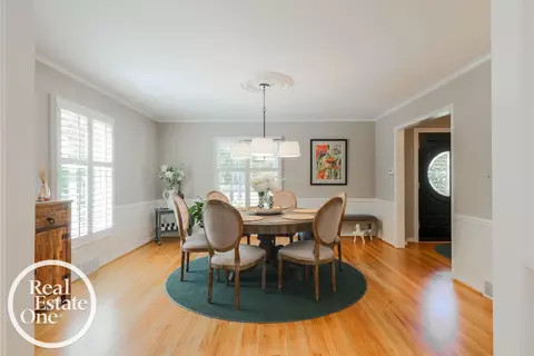 Dining - 76 Grosse Pointe, Grosse Pointe Farms, MI 48236 photo 4 of 5