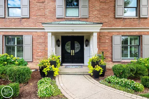 Exterior - 76 Grosse Pointe, Grosse Pointe Farms, MI 48236 photo 2 of 7