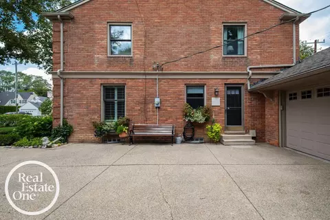 Exterior - 76 Grosse Pointe, Grosse Pointe Farms, MI 48236 photo 7 of 7