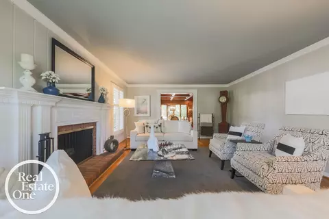Living - 76 Grosse Pointe, Grosse Pointe Farms, MI 48236 photo 3 of 4
