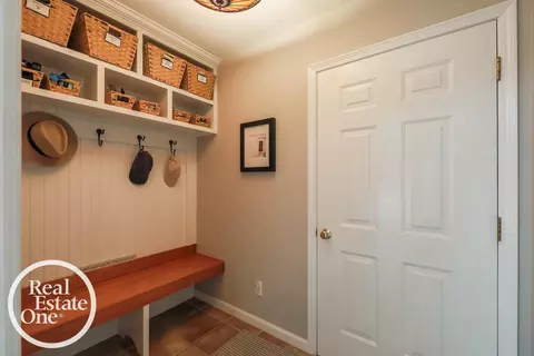 Entry Way - 76 Grosse Pointe, Grosse Pointe Farms, MI 48236 photo 4 of 6
