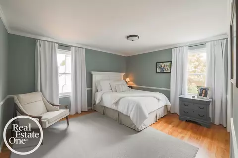 Bedroom - 76 Grosse Pointe, Grosse Pointe Farms, MI 48236 photo 3 of 4