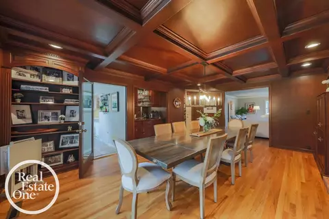 Dining - 76 Grosse Pointe, Grosse Pointe Farms, MI 48236 photo 3 of 5