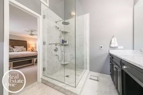 Bath - 76 Grosse Pointe, Grosse Pointe Farms, MI 48236 photo 3 of 5