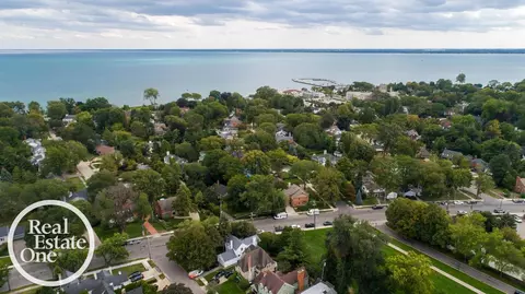 View/Area - 76 Grosse Pointe, Grosse Pointe Farms, MI 48236 photo 3 of 4