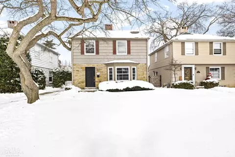 25 Village, Grosse Pointe, MI 48230