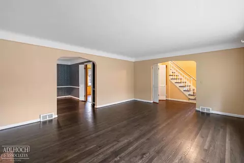 1780 Broadstone, Grosse Pointe Woods, MI 48236 photo 4