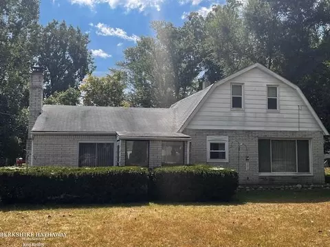 Exterior - 394 E South Blvd, Troy, MI 48085 photo 9 of 9
