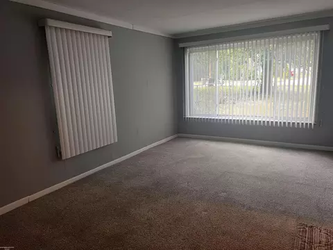Living - 394 E South Blvd, Troy, MI 48085 photo 5 of 5
