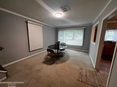 Dining - 394 E South Blvd, Troy, MI 48085 photo 1 of 2