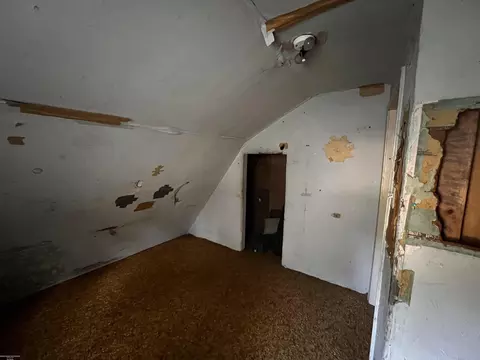 Bedroom - 394 E South Blvd, Troy, MI 48085 photo 4 of 6