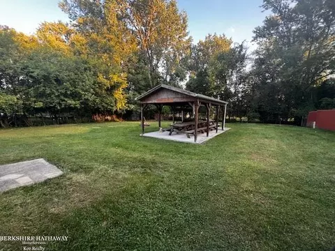 Exterior - 394 E South Blvd, Troy, MI 48085 photo 3 of 9