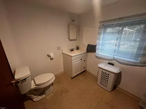 Bath - 394 E South Blvd, Troy, MI 48085 photo 3 of 3