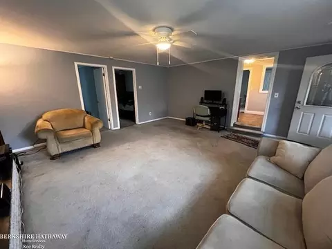 Living - 394 E South Blvd, Troy, MI 48085 photo 3 of 5