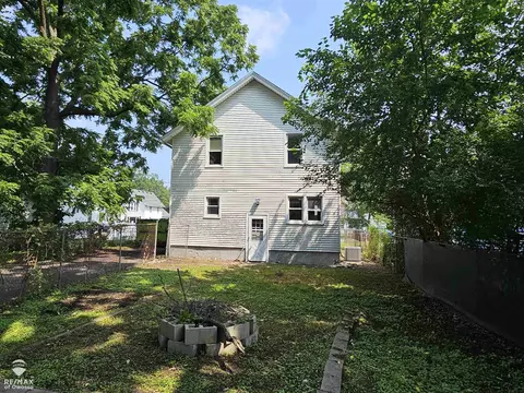 Exterior - 725 River, Owosso, MI 48867 photo 4 of 5