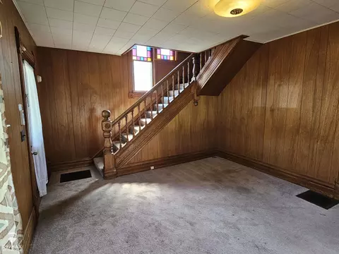 Living - 725 River, Owosso, MI 48867 photo 3 of 5