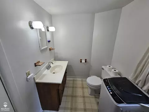 Bath - 725 River, Owosso, MI 48867 photo 2 of 3
