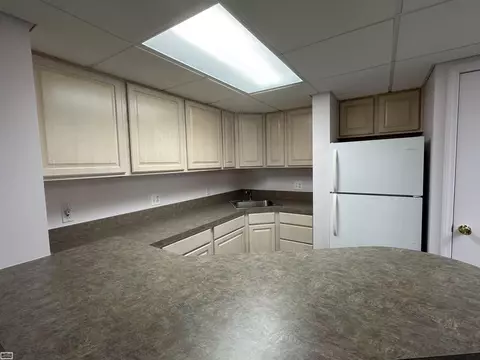 Kitchen - 16260 Meadows #64, Macomb, MI 48044 photo 4 of 5
