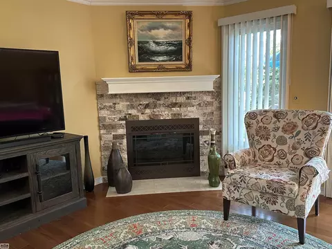 Living - 16260 Meadows #64, Macomb, MI 48044 photo 2 of 2