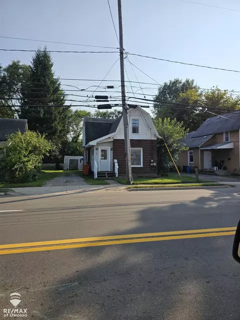 304 W Corunna, Owosso, MI 48867