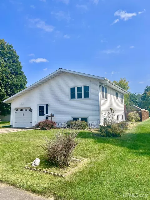 433 Lawrence, Kingsford, MI 49802