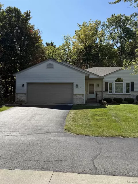 802 Lakewood, Adrian, MI 49221