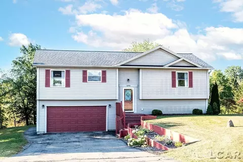 10440 Connemara, Cement City, MI 49233