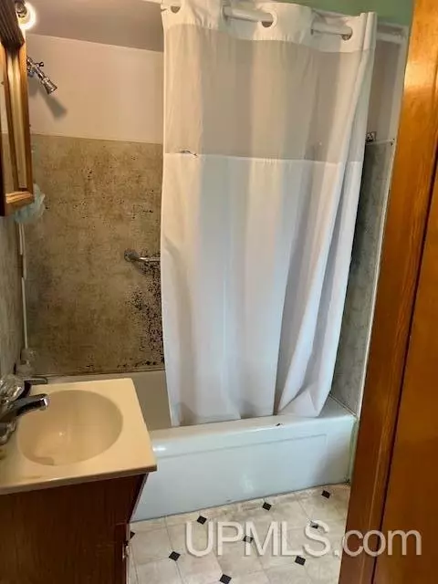 Bath - 246 Cliff, Mohawk, MI 49950 photo 1 of 2