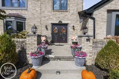 Exterior - 538 Scone, Troy, MI 48098 photo 6 of 13