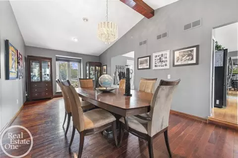 Dining - 538 Scone, Troy, MI 48098 photo 3 of 4