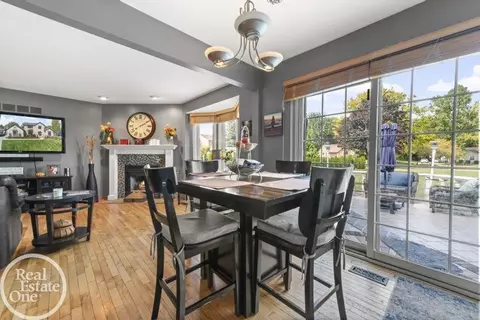 Dining - 538 Scone, Troy, MI 48098 photo 2 of 4