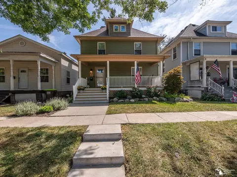215 Harrison, Monroe, MI 48161 photo 2