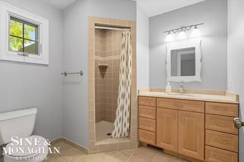 Bath - 405 Linkside, Saint Clair, MI 48079 photo 8 of 11