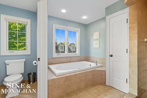 Bath - 405 Linkside, Saint Clair, MI 48079 photo 5 of 11