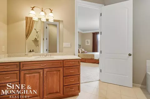 Bath - 405 Linkside, Saint Clair, MI 48079 photo 4 of 11