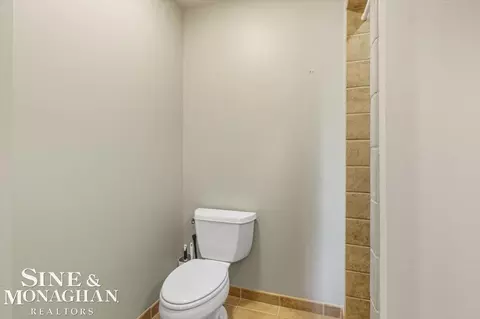 Bath - 405 Linkside, Saint Clair, MI 48079 photo 10 of 11