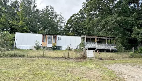 n12033 Us 141, Wausaukee, WI 54177