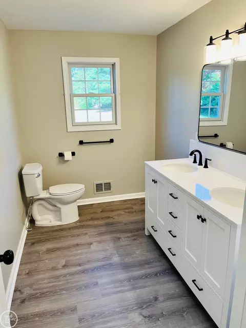 Bath - 766 Wadhams, Saint Clair, MI 48079 photo 3 of 4