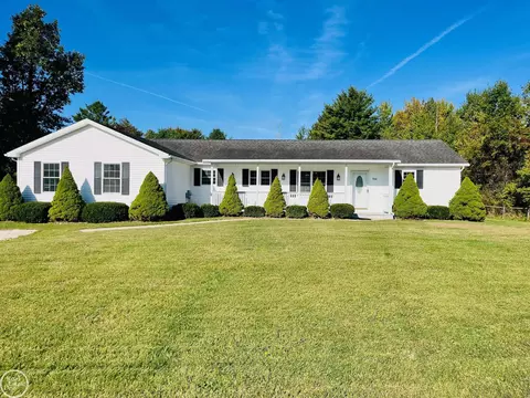 766 Wadhams, Saint Clair, MI 48079