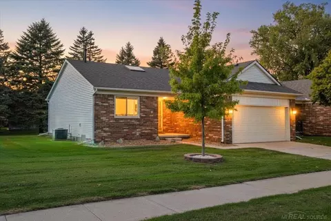 52105 Westfield, Macomb, MI 48042