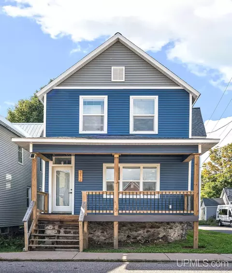 312 S 3rd, Ishpeming, MI 49849