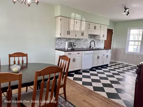 Kitchen - 20220 Gratiot, Merrill, MI 48637 photo 4 of 5