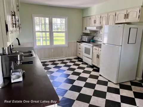 Kitchen - 20220 Gratiot, Merrill, MI 48637 photo 2 of 5