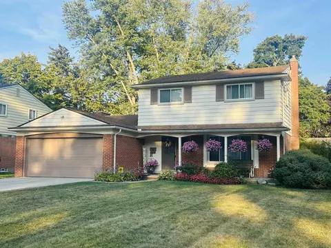 29760 Spring Hl, Southfield, MI 48076