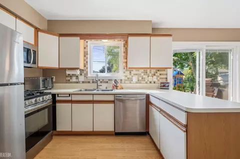 Kitchen - 17542 Arlene, Fraser, MI 48026 photo 2 of 4