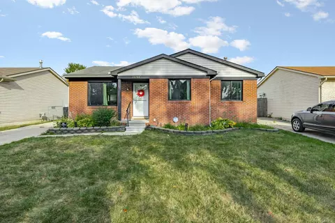28780 Waverly, Roseville, MI 48066