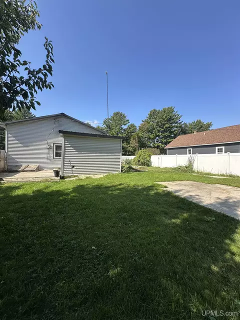 6652 P, Gladstone, MI 49837 photo 17
