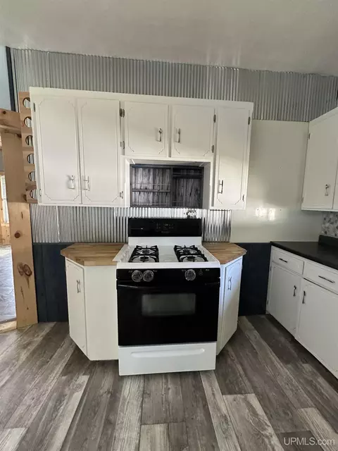 6652 P, Gladstone, MI 49837 photo 6