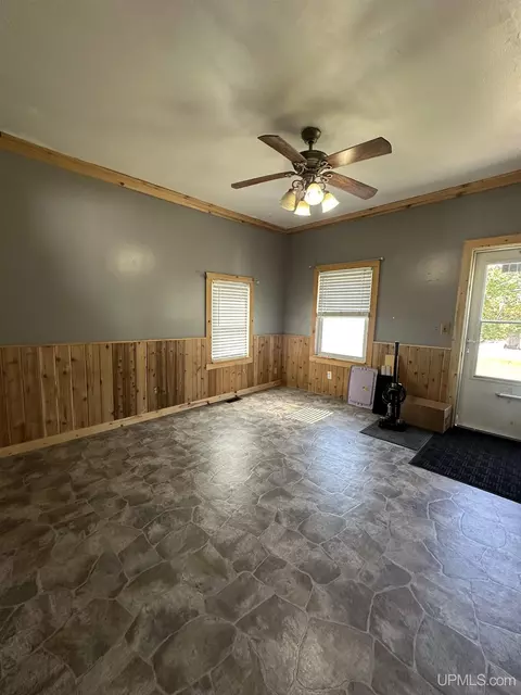 6652 P, Gladstone, MI 49837 photo 4